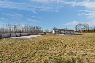 1275 Seven Mile Rd, Cranston, RI 02831 - Photo 40
