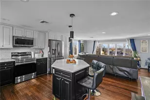 1275 Seven Mile Rd, Cranston, RI 02831 - Photo 10