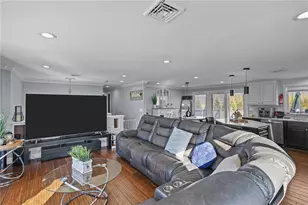 1275 Seven Mile Rd, Cranston, RI 02831 - Photo 14