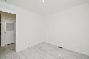 1346 Newport Ave, Attleboro, MA 02703 - Photo 24