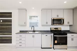 1346 Newport Ave, Attleboro, MA 02703 - Photo 8