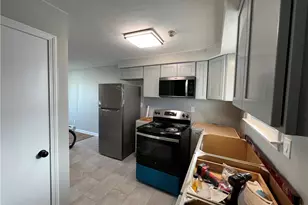 42 Clark Ave, Pawtucket, RI 02860 - Photo 10