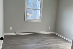 42 Clark Ave, Pawtucket, RI 02860 - Photo 8