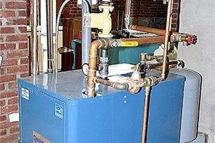 227 Irving Ave, Providence, RI 02906 - Photo 22