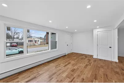 326 Beckwith Street, Cranston, RI 02910 - Photo 10