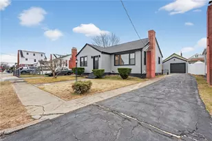 326 Beckwith St, Cranston, RI 02910 - Photo 2