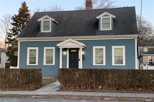 86 Carroll Ave, Newport, RI 02840 - Photo 1