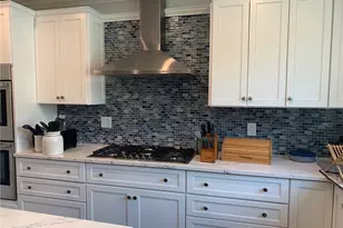 86 Carroll Ave, Newport, RI 02840 - Photo 4