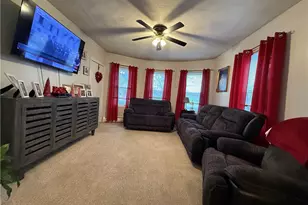 63 Chandler Ave, Pawtucket, RI 02860 - Photo 10