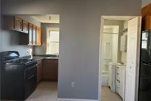 63 Chandler Ave, Pawtucket, RI 02860 - Photo 12