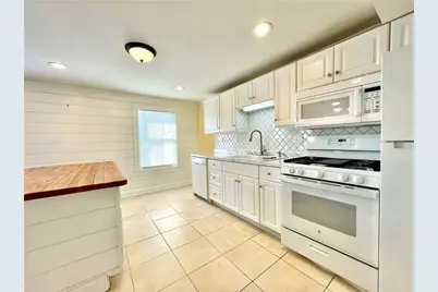 14 Dresser Street #6, Newport, RI 02840 - Photo 4