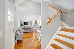 81 Beagle Dr, Middletown, RI 02842 - Photo 8