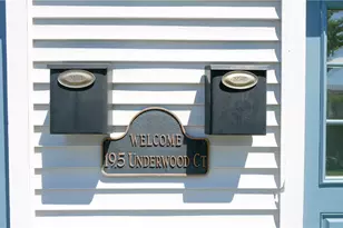 19 Underwood Ct, Newport, RI 02840 - Photo 2