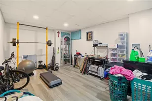523 Dexter St, Providence, RI 02907 - Photo 12