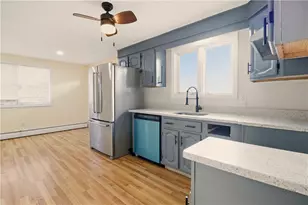 523 Dexter St, Providence, RI 02907 - Photo 26