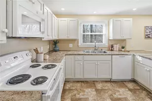 100 Forge Rd, North Kingstown, RI 02852 - Photo 24