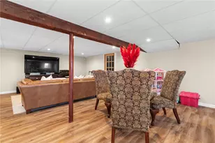 135 Meshanticut Valley Pkwy, Cranston, RI 02920 - Photo 20