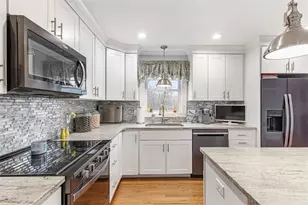 56 Harbor Ridge Ln, Tiverton, RI 02878 - Photo 6