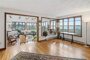 30 W Bay View Dr, Jamestown, RI 02835 - Photo 16