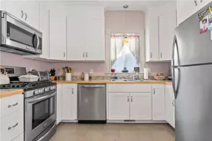 88 Burton St, Bristol, RI 02809 - Photo 18