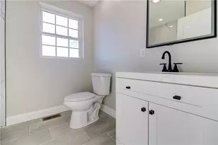 14 Robin St, Providence, RI 02908 - Photo 22