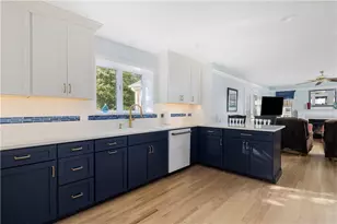 22 Beech Tree Pl, South Kingstown, RI 02879 - Photo 6