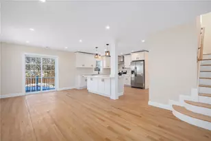 43 Massachusetts Ave, Cumberland, RI 02864 - Photo 4