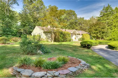 27 Mayflower Drive, East Greenwich, RI 02818 - Photo 4