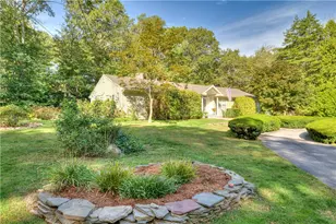 27 Mayflower Dr, East Greenwich, RI 02818 - Photo 4