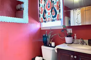 62 Dixon St, Newport, RI 02840 - Photo 16