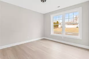 66 Medford St, Warwick, RI 02889 - Photo 12