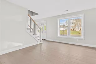 66 Medford St, Warwick, RI 02889 - Photo 6