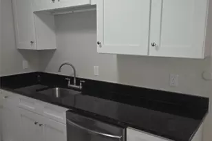 3 Admiralty Dr, Middletown, RI 02842 - Photo 4