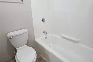 3 Admiralty Dr, Middletown, RI 02842 - Photo 10