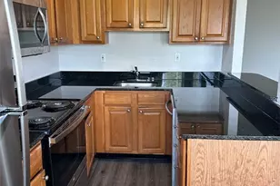 3 Admiralty Dr, Middletown, RI 02842 - Photo 4