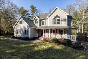 47 Wooded Grove Cir, South Kingstown, RI 02892 - Photo 4