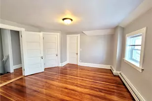 141 Bourne Ave, East Providence, RI 02916 - Photo 8