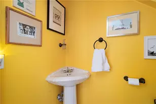 10 Slocum St, Providence, RI 02909 - Photo 14