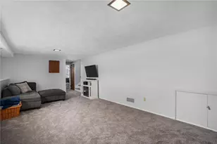 35 Squantum Dr, Middletown, RI 02842 - Photo 30