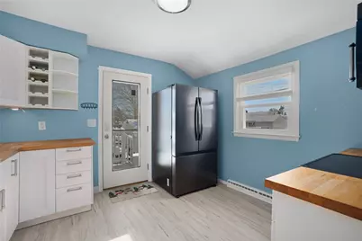 35 Squantum Drive, Middletown, RI 02842 - Photo 18