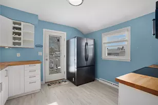 35 Squantum Dr, Middletown, RI 02842 - Photo 18