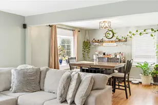 727 Mendon Rd, Woonsocket, RI 02895 - Photo 10