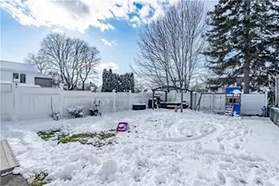 727 Mendon Rd, Woonsocket, RI 02895 - Photo 44