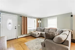 727 Mendon Rd, Woonsocket, RI 02895 - Photo 8