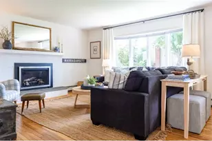 11 Hillview Dr, Narragansett, RI 02882 - Photo 6