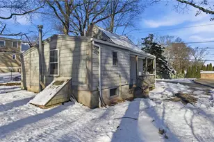51 Pequot Ave, Cumberland, RI 02864 - Photo 4