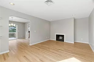 51 Arbor Dr, Providence, RI 02908 - Photo 4