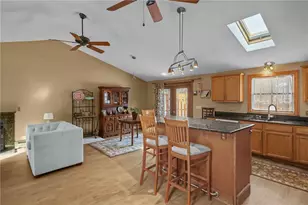 2 Sturbridge Ave, Smithfield, RI 02828 - Photo 10