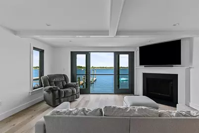 319 Riverside Street, Portsmouth, RI 02871 - Photo 6