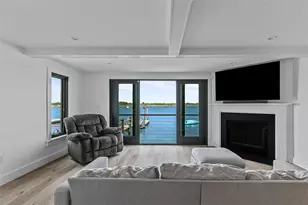 319 Riverside St, Portsmouth, RI 02871 - Photo 6